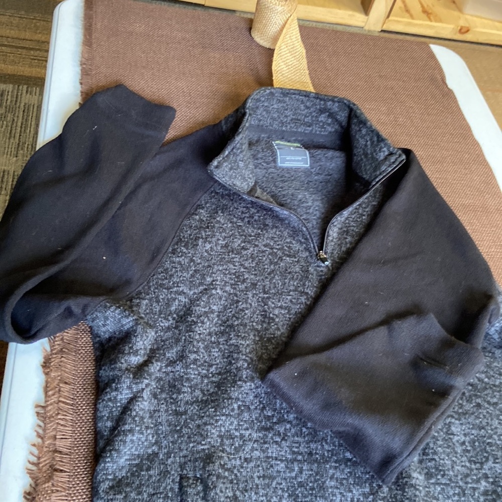 NWOT mens fleece 1/4 zip - Picture 3 of 4